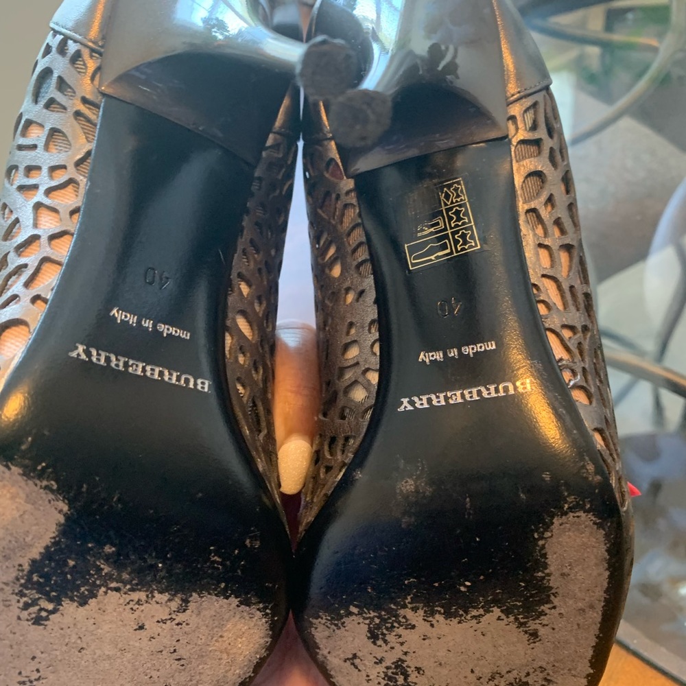 Authentic Used Burberry Heels - Picture 4 of 6